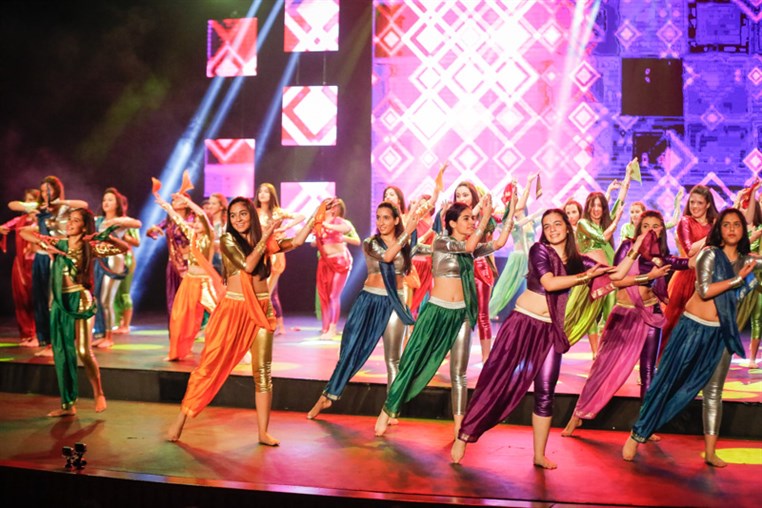 Tribe Dance Hold Your Dream 